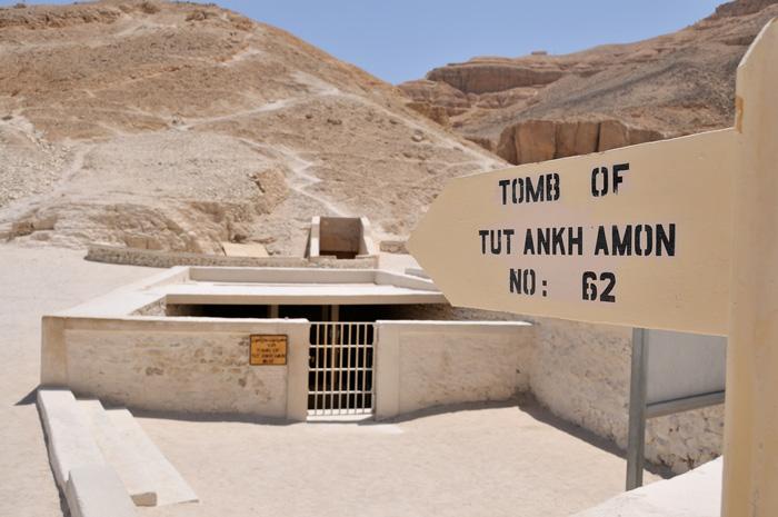 Encuentran una cámara secreta en la tumba de Tutankamón-0
