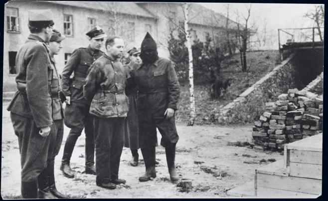 Nace Rudolf Hess-0