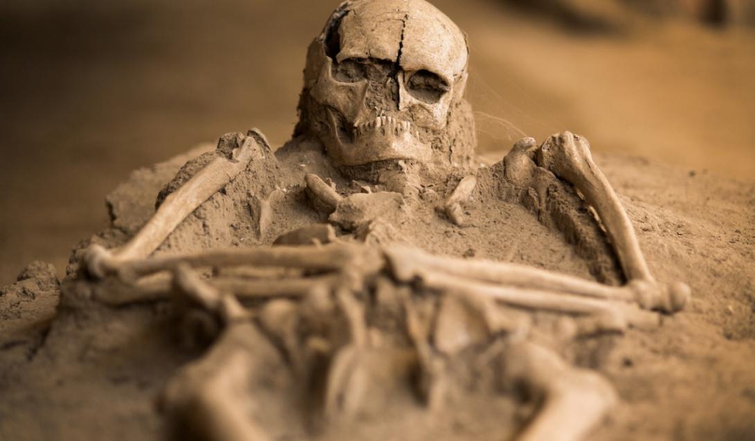 Descubren restos de un esqueleto medieval con una prótesis en la mano-0